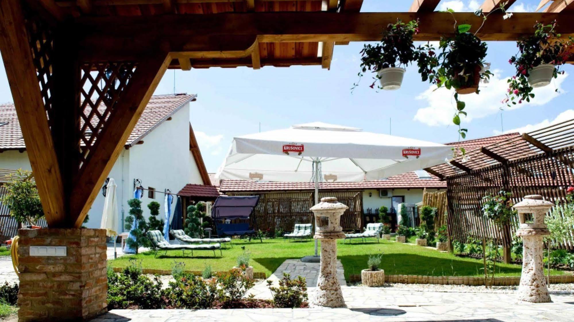 Nyilas Fogado Hotel Nyiregyhaza Exterior photo