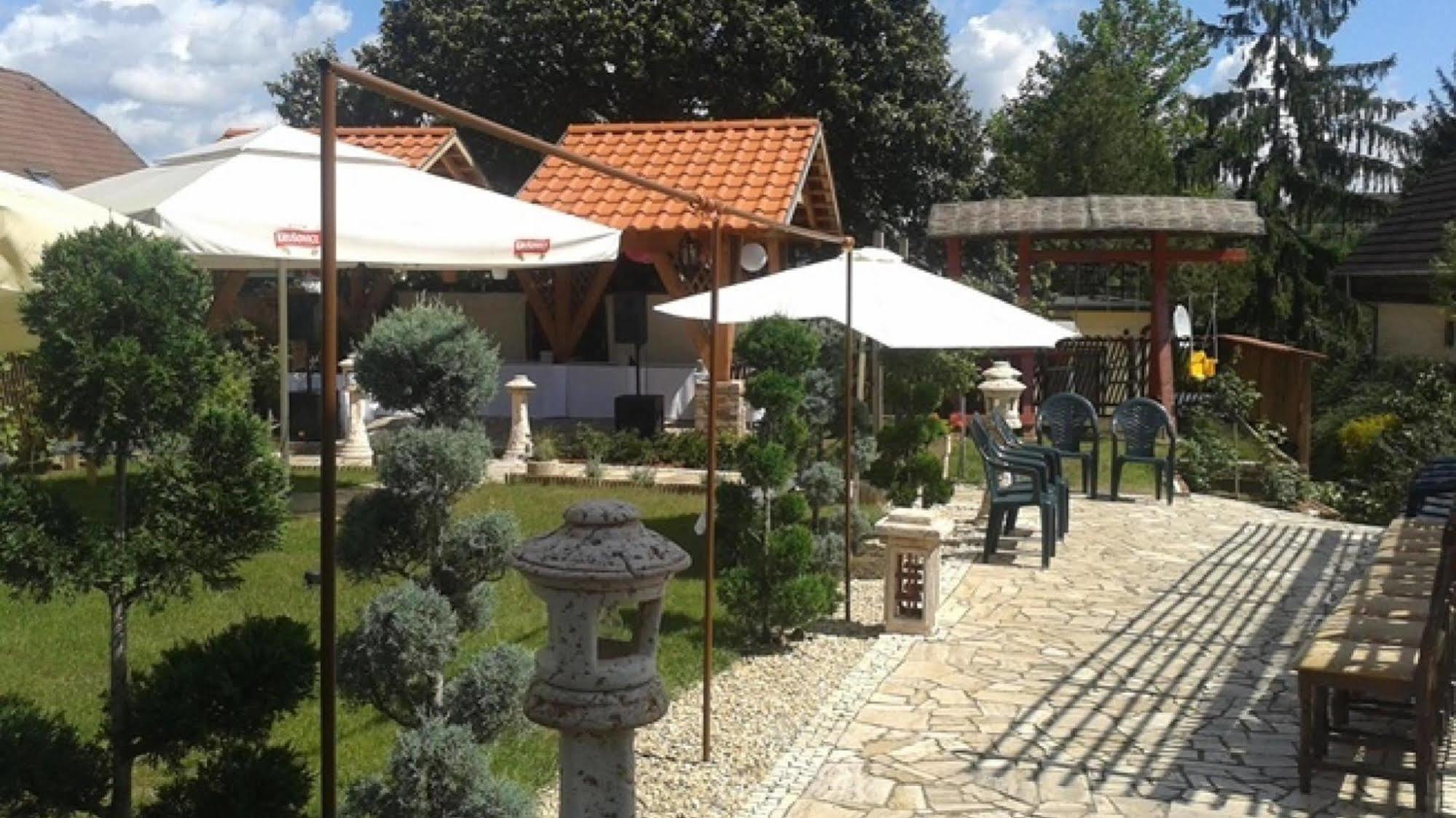 Nyilas Fogado Hotel Nyiregyhaza Exterior photo